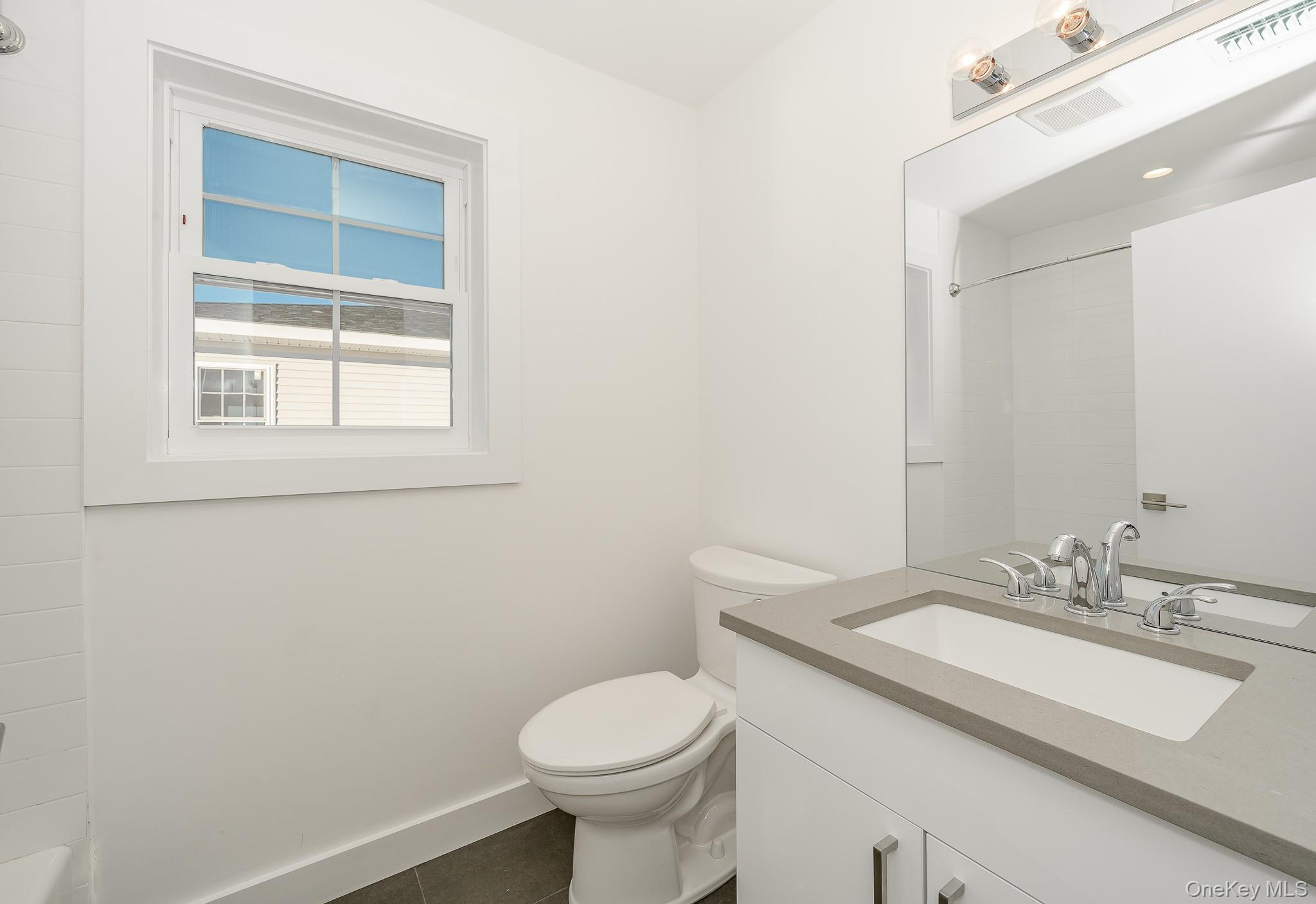 #17 photo, 2812 Ocean Avenue, Seaford , NY 11783