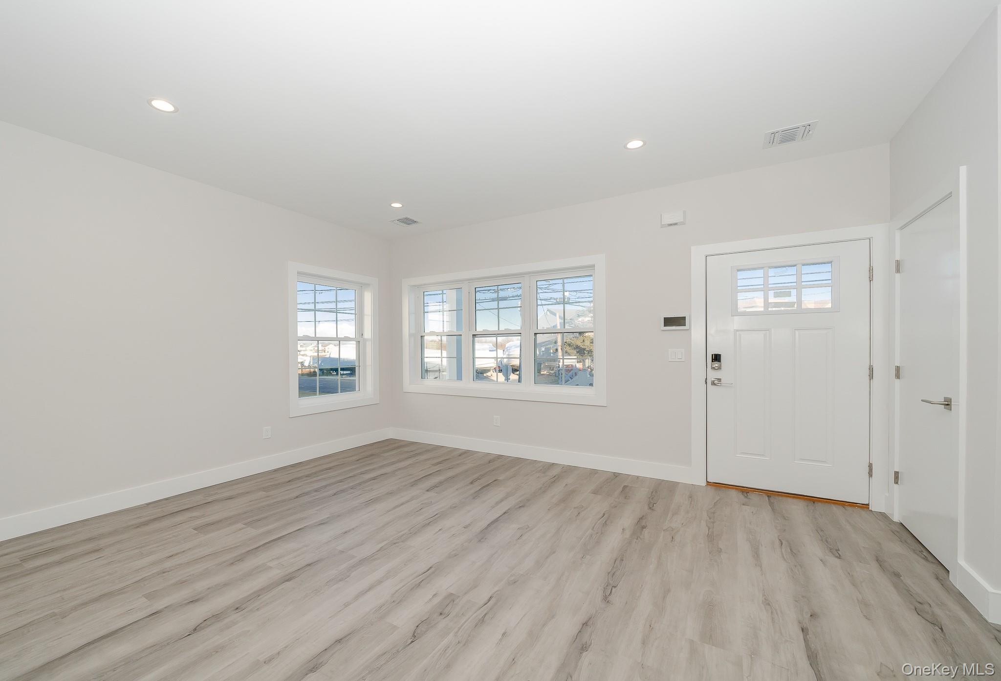 #20 photo, 2812 Ocean Avenue, Seaford , NY 11783