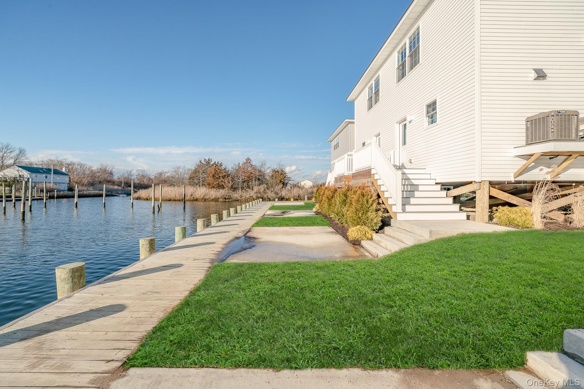 #4 photo, 2812 Ocean Avenue, Seaford , NY 11783