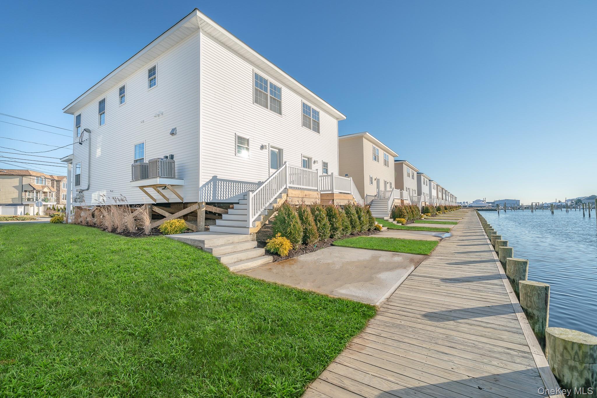 #6 photo, 2812 Ocean Avenue, Seaford , NY 11783