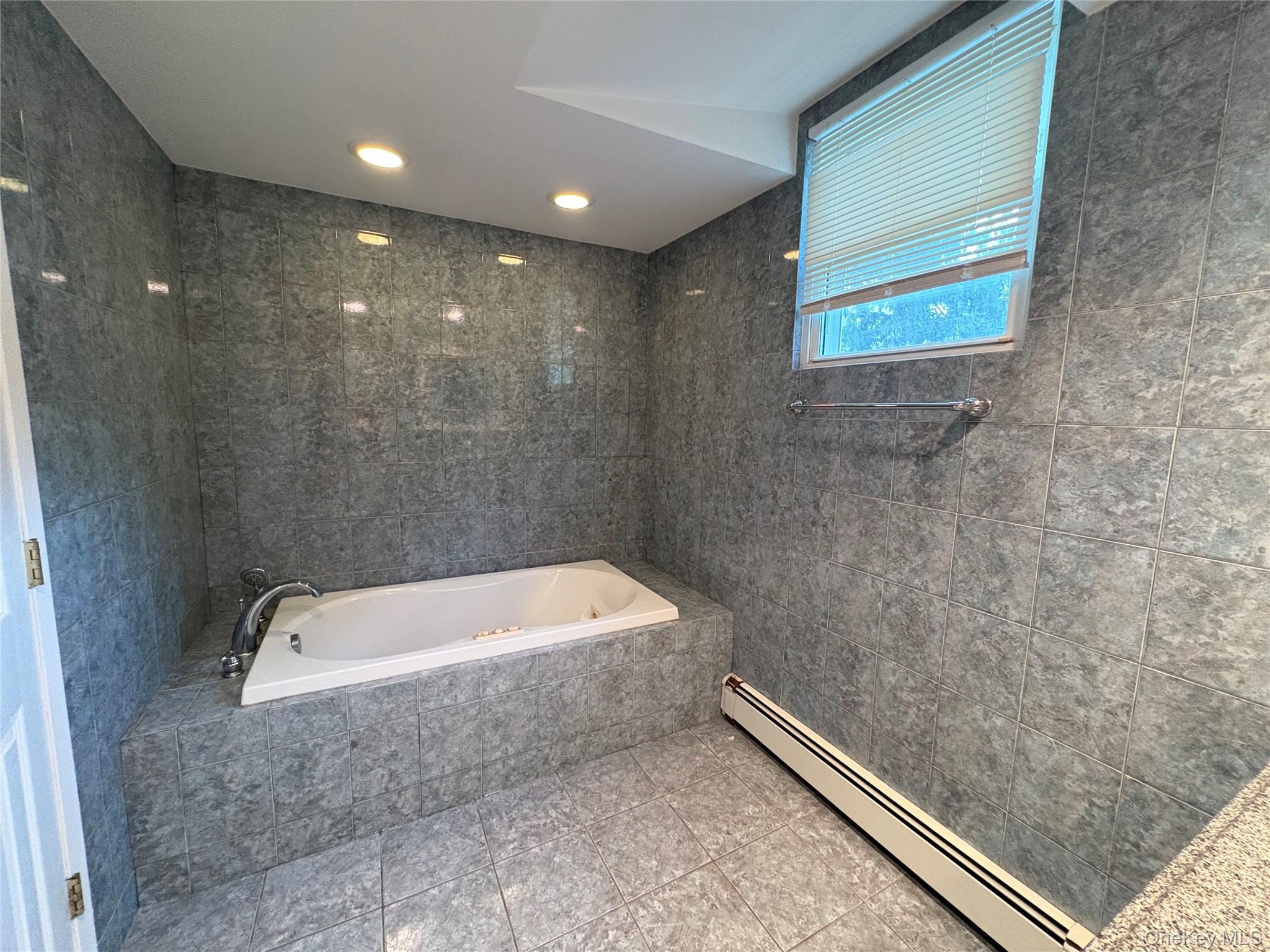 #17 photo, 9 Sugarbush Lane, Coram , NY 11727