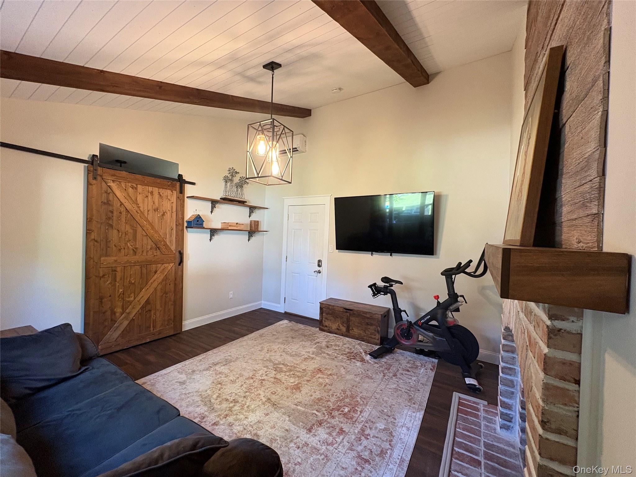 #18 photo, 9 Sugarbush Lane, Coram , NY 11727