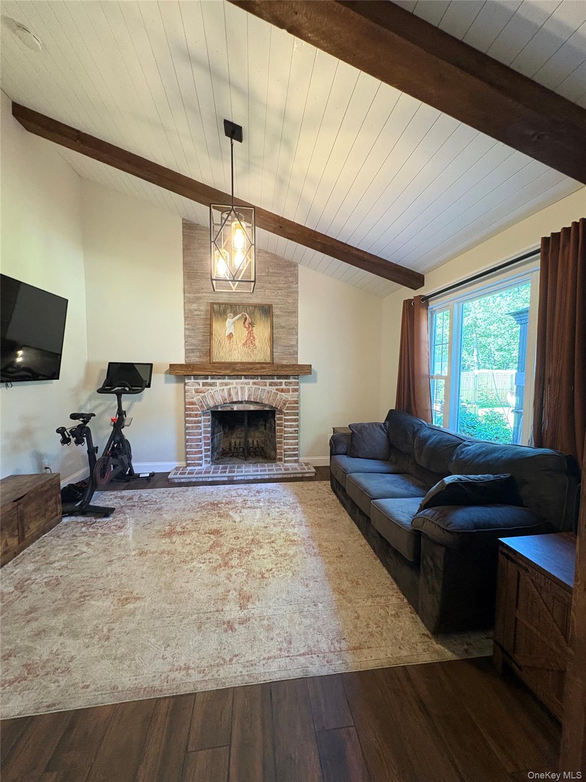 #20 photo, 9 Sugarbush Lane, Coram , NY 11727