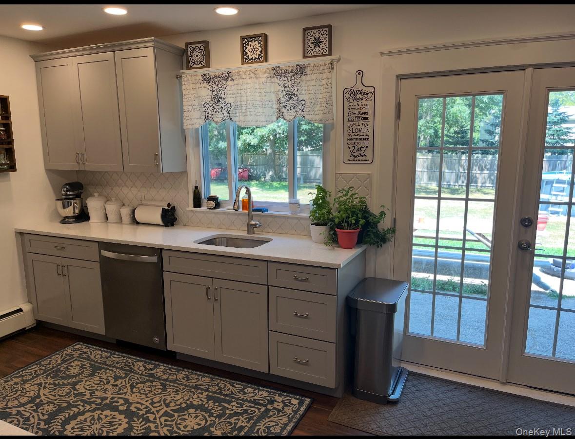 #5 photo, 9 Sugarbush Lane, Coram , NY 11727