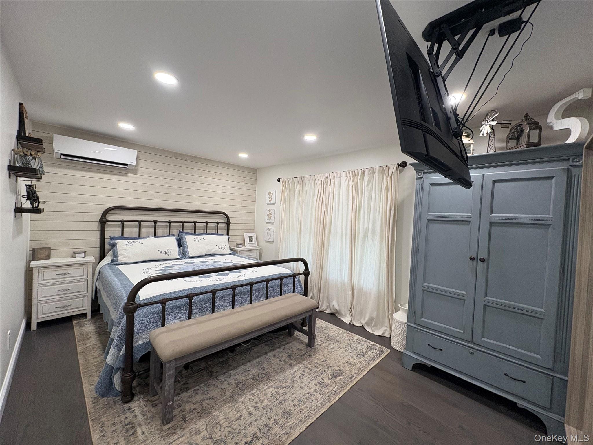 #6 photo, 9 Sugarbush Lane, Coram , NY 11727