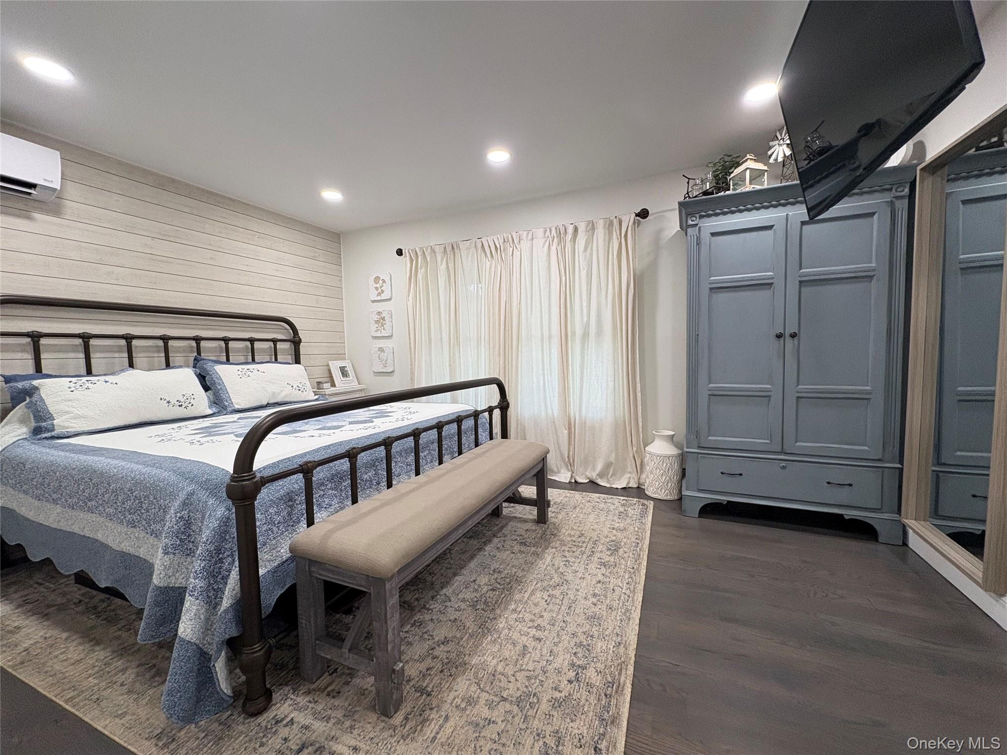 #7 photo, 9 Sugarbush Lane, Coram , NY 11727