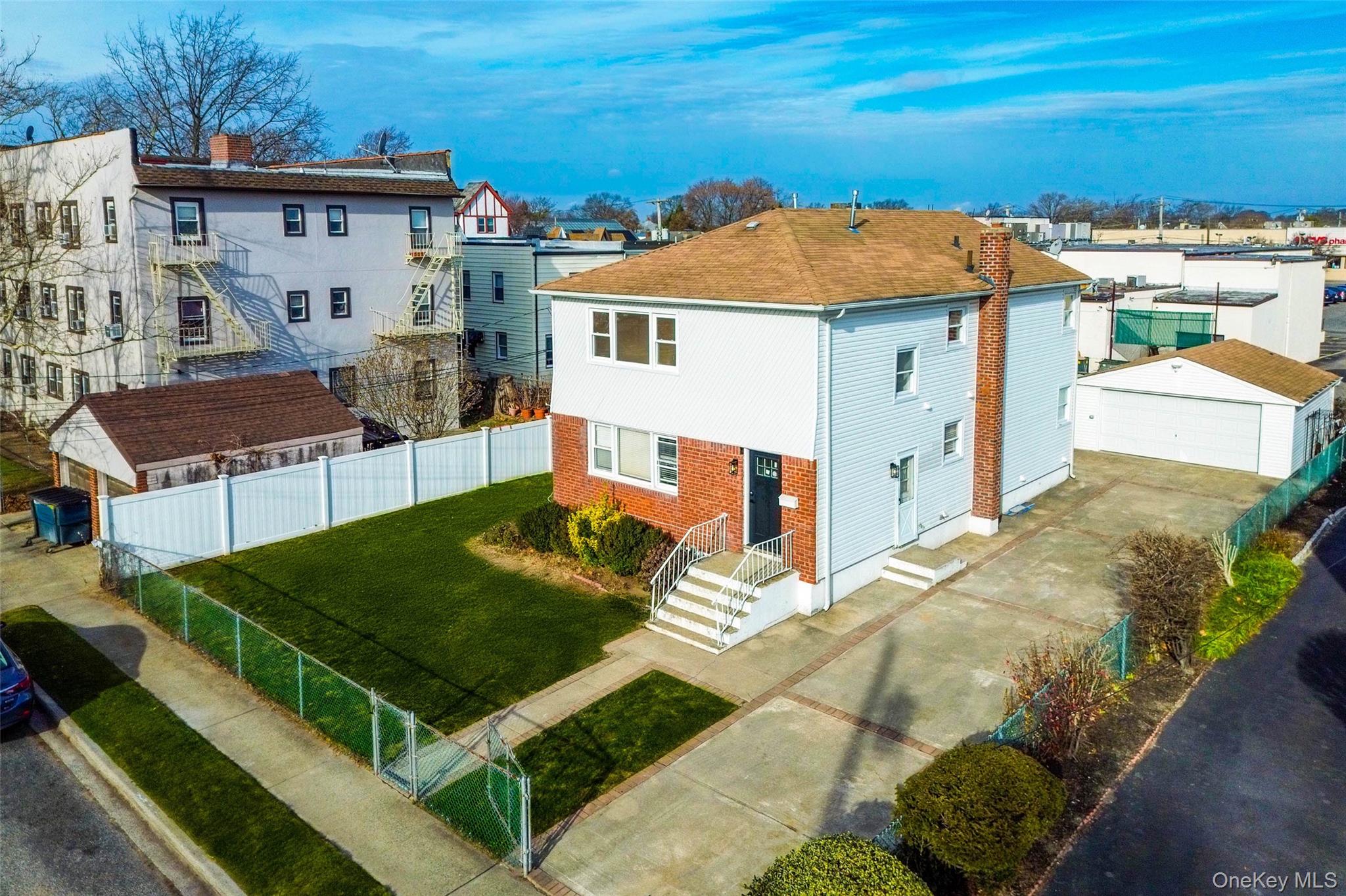 #19 photo, 50 Mahland Place, Oceanside , NY 11572