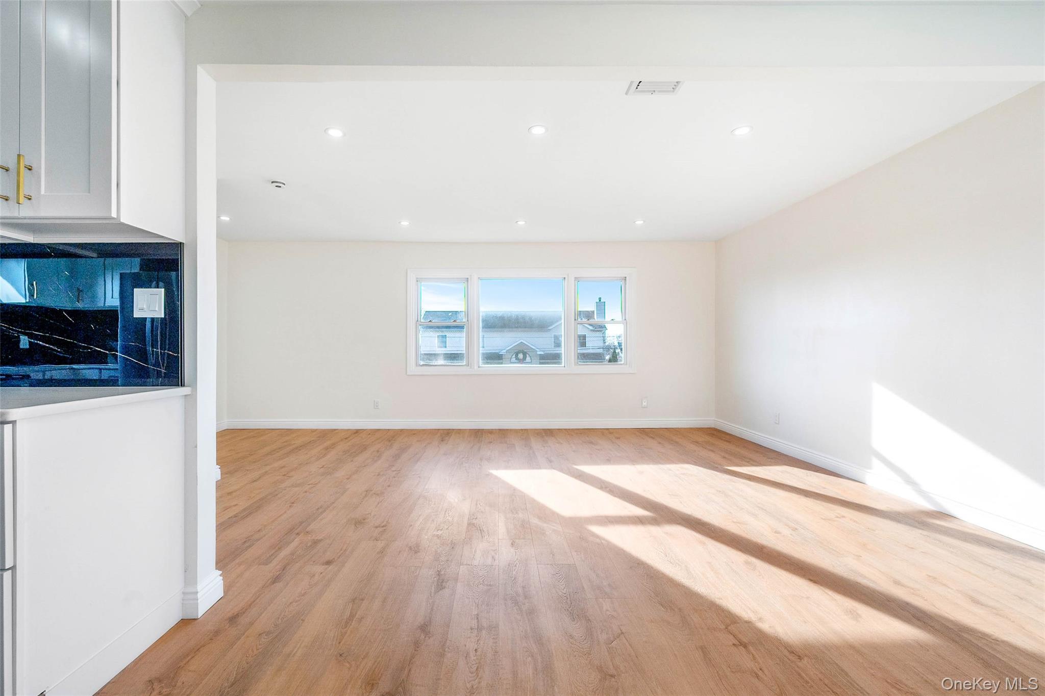 #5 photo, 50 Mahland Place, Oceanside , NY 11572