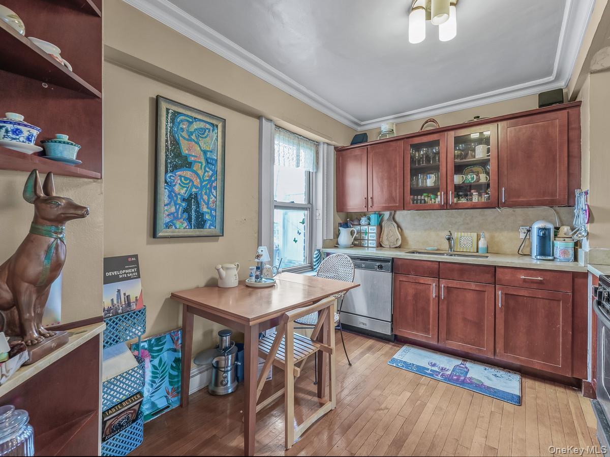 #5 photo, 10740 Queens Boulevard, Flushing , NY 11375