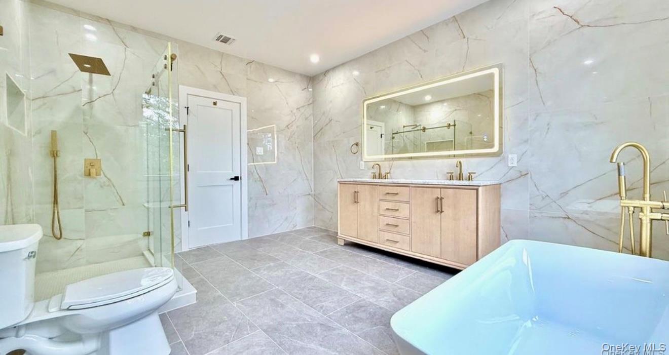 #9 photo, 29 Raspberry Lane, Нассау ‖ Levittown , NY 11756