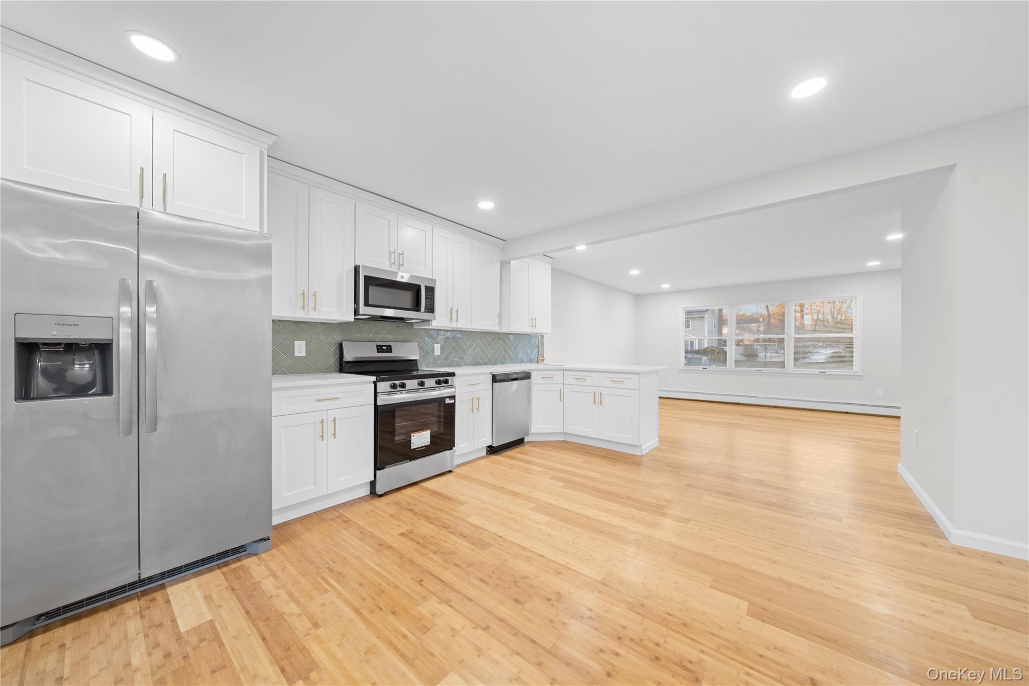 #6 photo, 4 Julie Lane, সাফোক কাউন্টি Selden , NY 11784