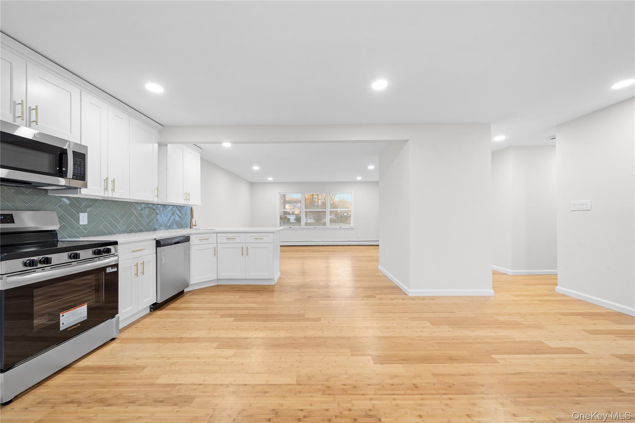 #7 photo, 4 Julie Lane, সাফোক কাউন্টি Selden , NY 11784