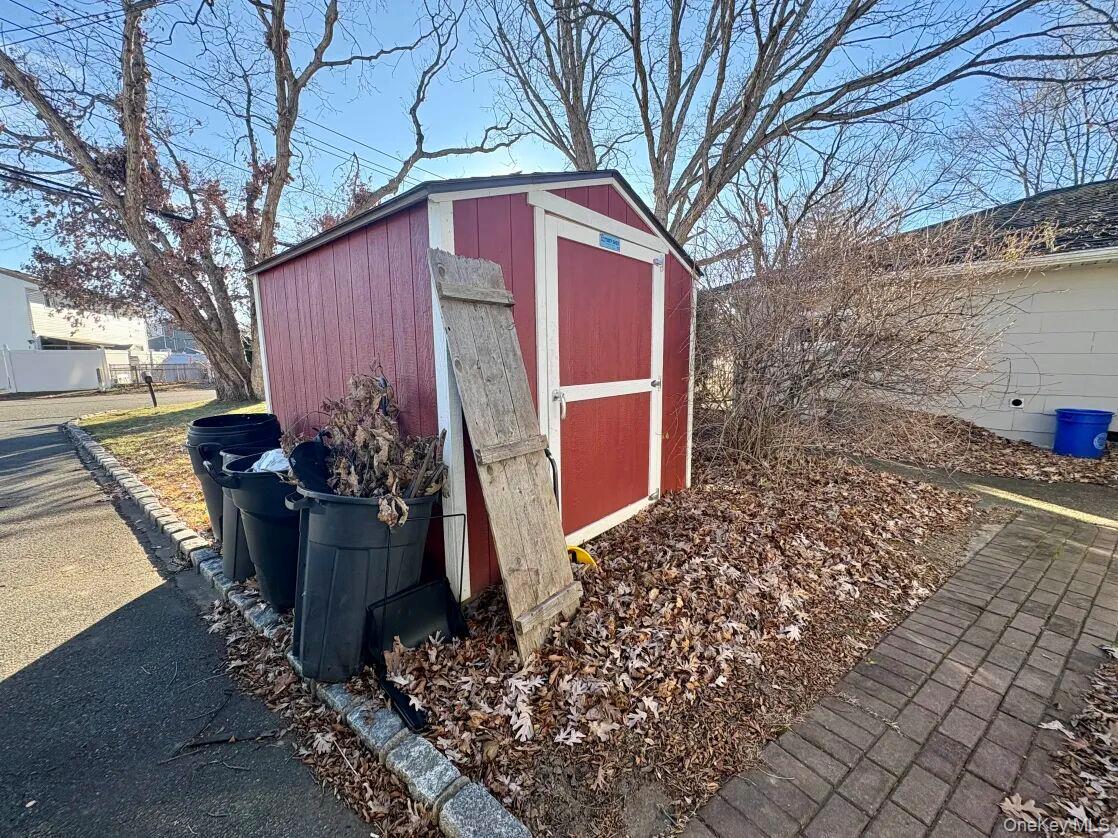 #18 photo, 11 Tell Avenue, Deer Park , NY 11729