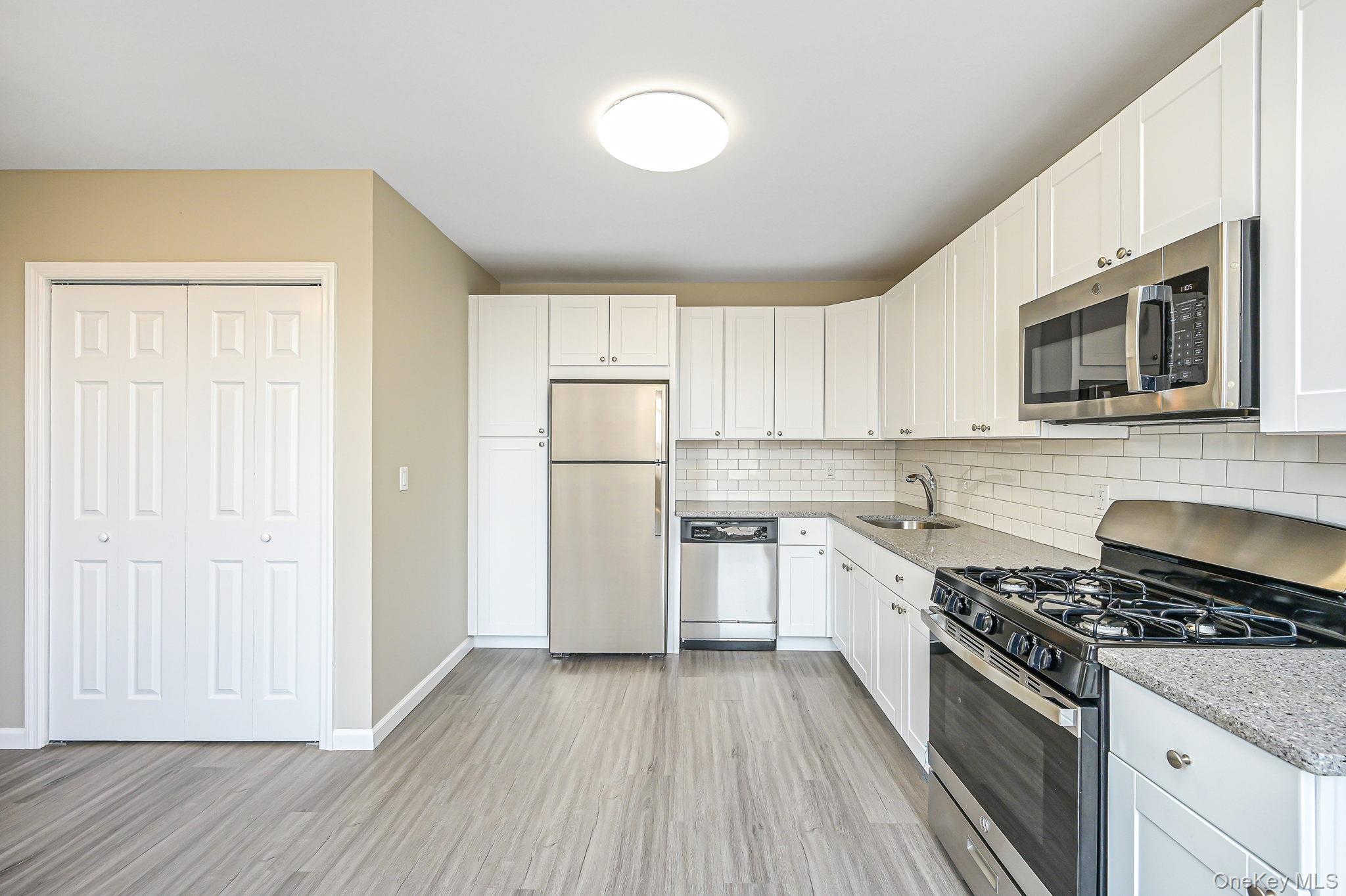 #2 photo, 463-465 Main St, Islip , NY 11751