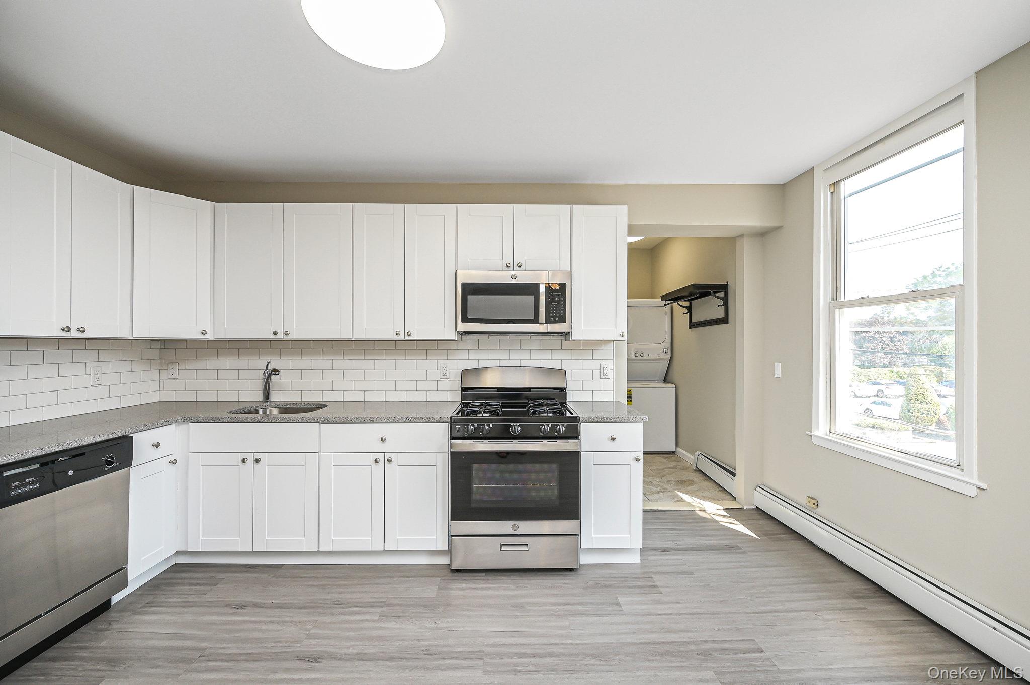 #4 photo, 463-465 Main St, Islip , NY 11751