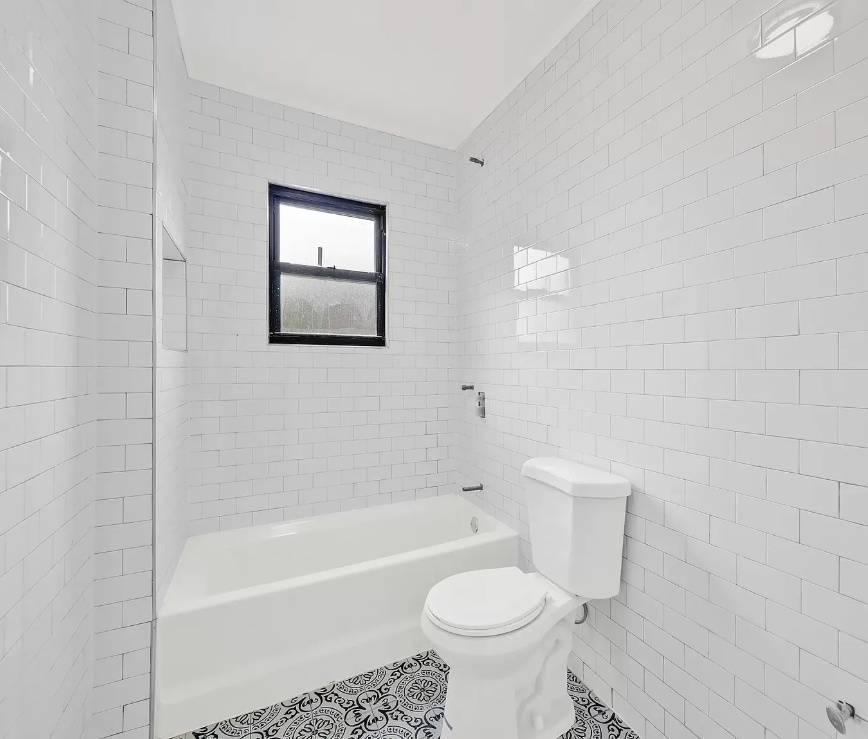 #10 photo, 194-09 111, Saint Albans , NY 11412