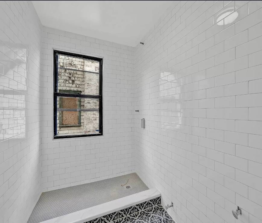 #11 photo, 194-09 111, Saint Albans , NY 11412