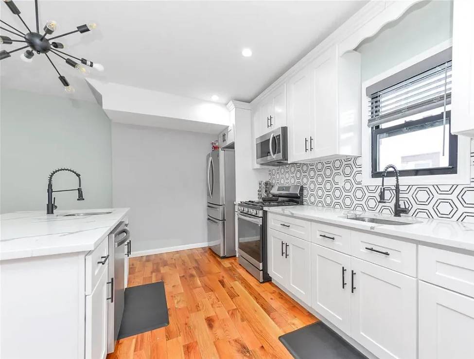 #20 photo, 194-09 111, Saint Albans , NY 11412