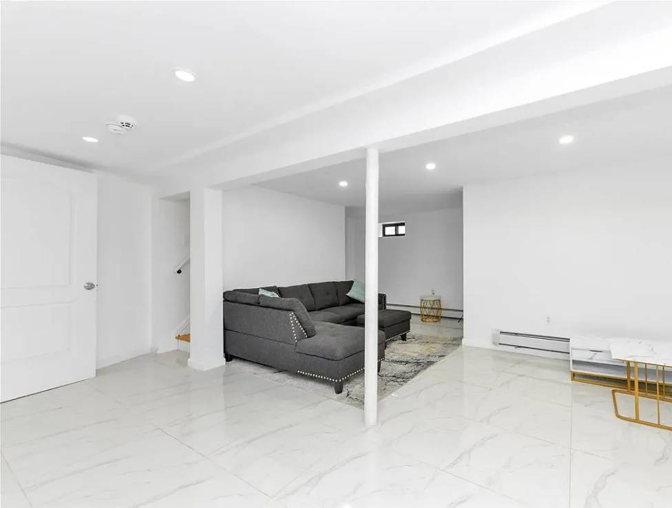 #23 photo, 194-09 111, Saint Albans , NY 11412