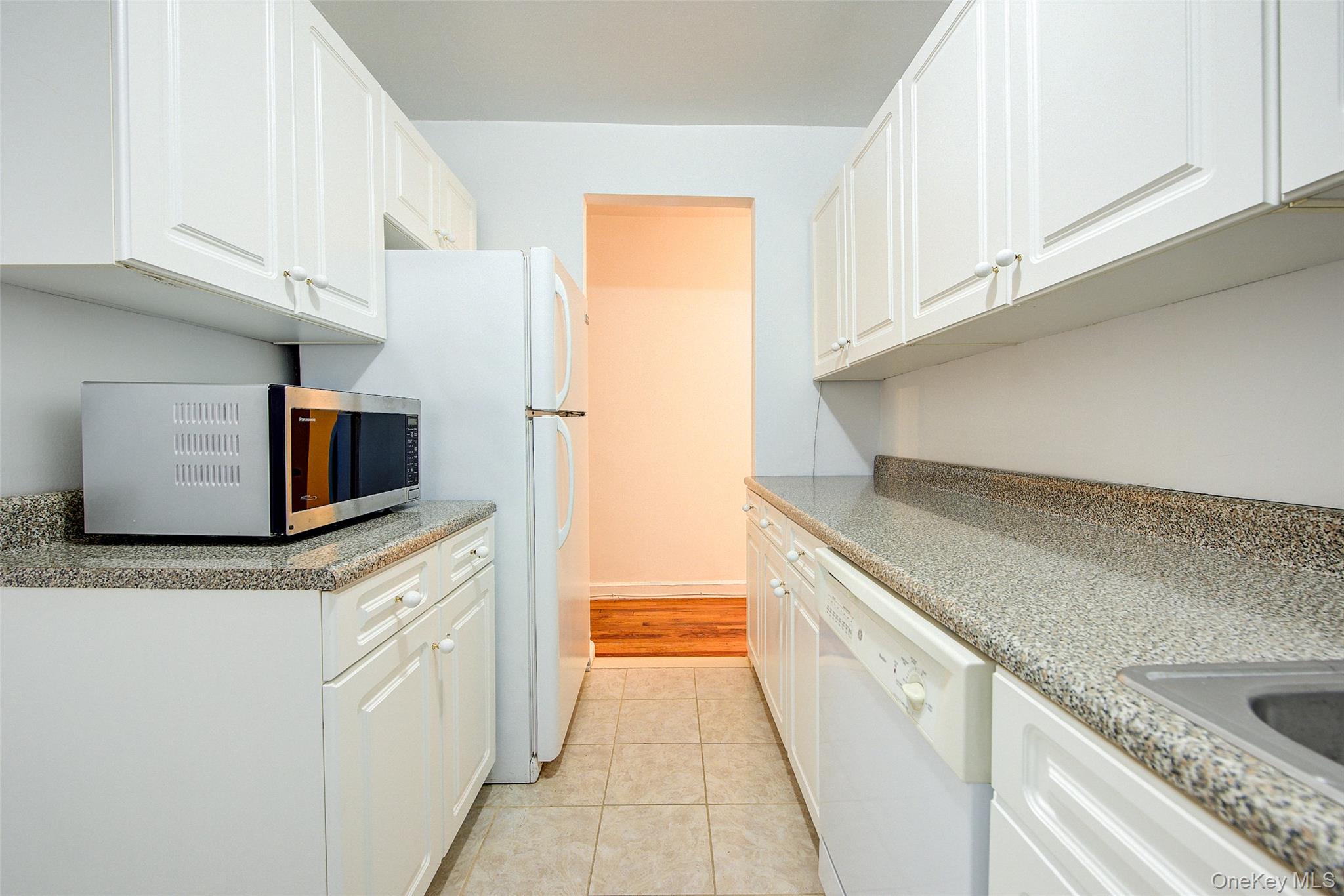 #16 photo, 67-12 Yellowstone Boulevard, Forest Hills , NY 11375