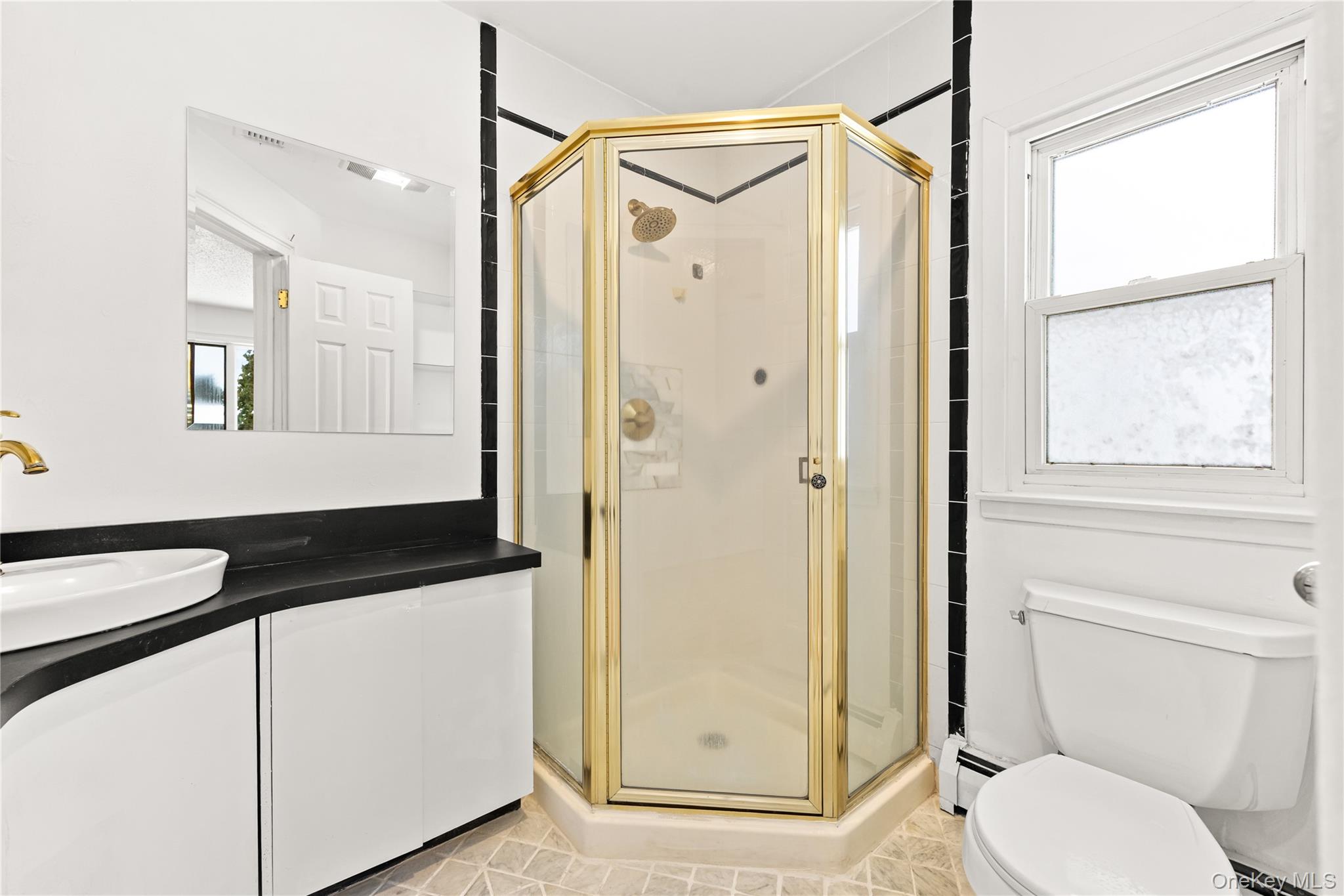 #19 photo, 12 Ross Avenue, Melville , NY 11747