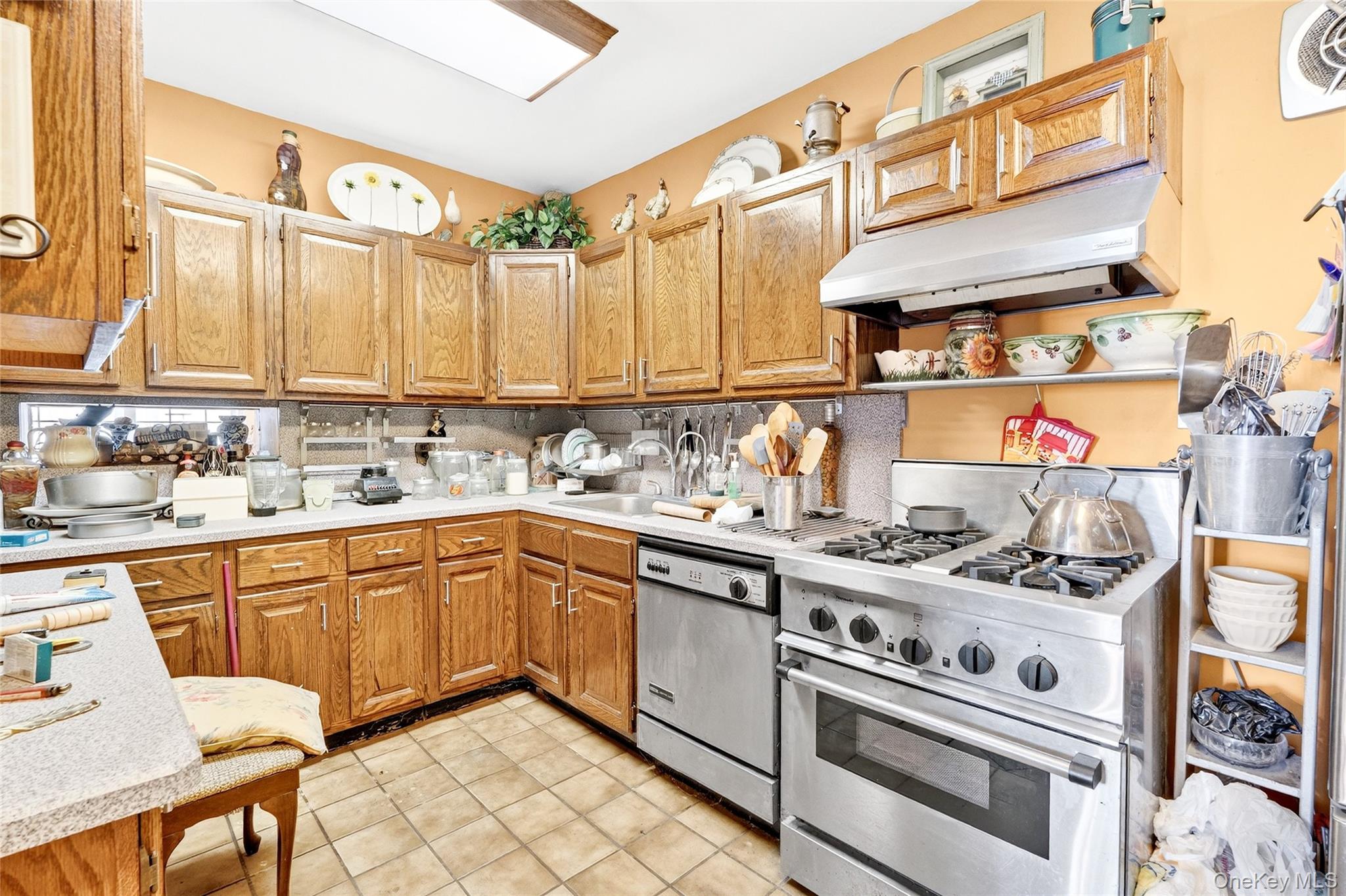 #15 photo, 376 Bronx Park Avenue, Bronx , NY 10460