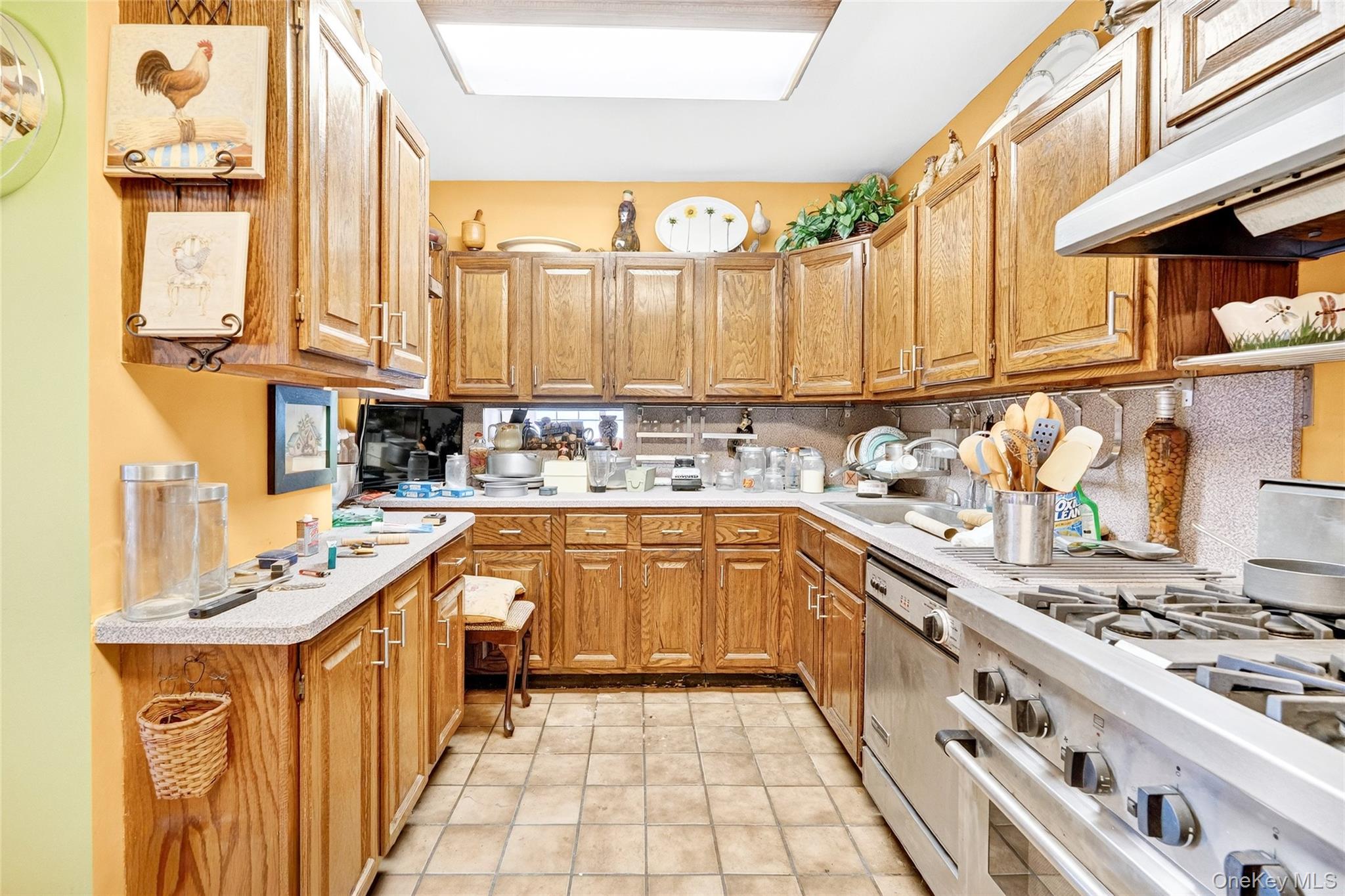 #16 photo, 376 Bronx Park Avenue, Bronx , NY 10460