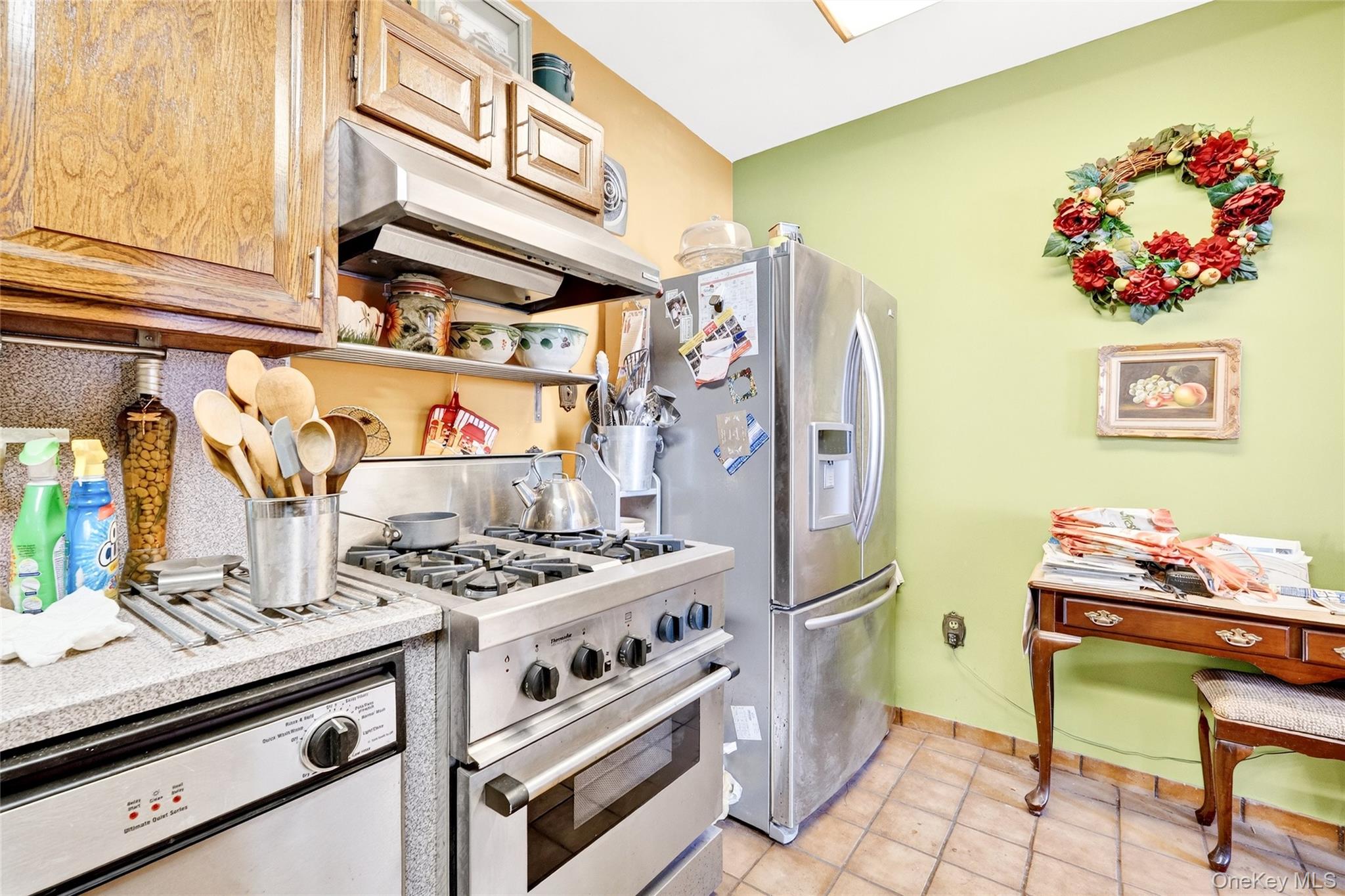 #17 photo, 376 Bronx Park Avenue, Bronx , NY 10460