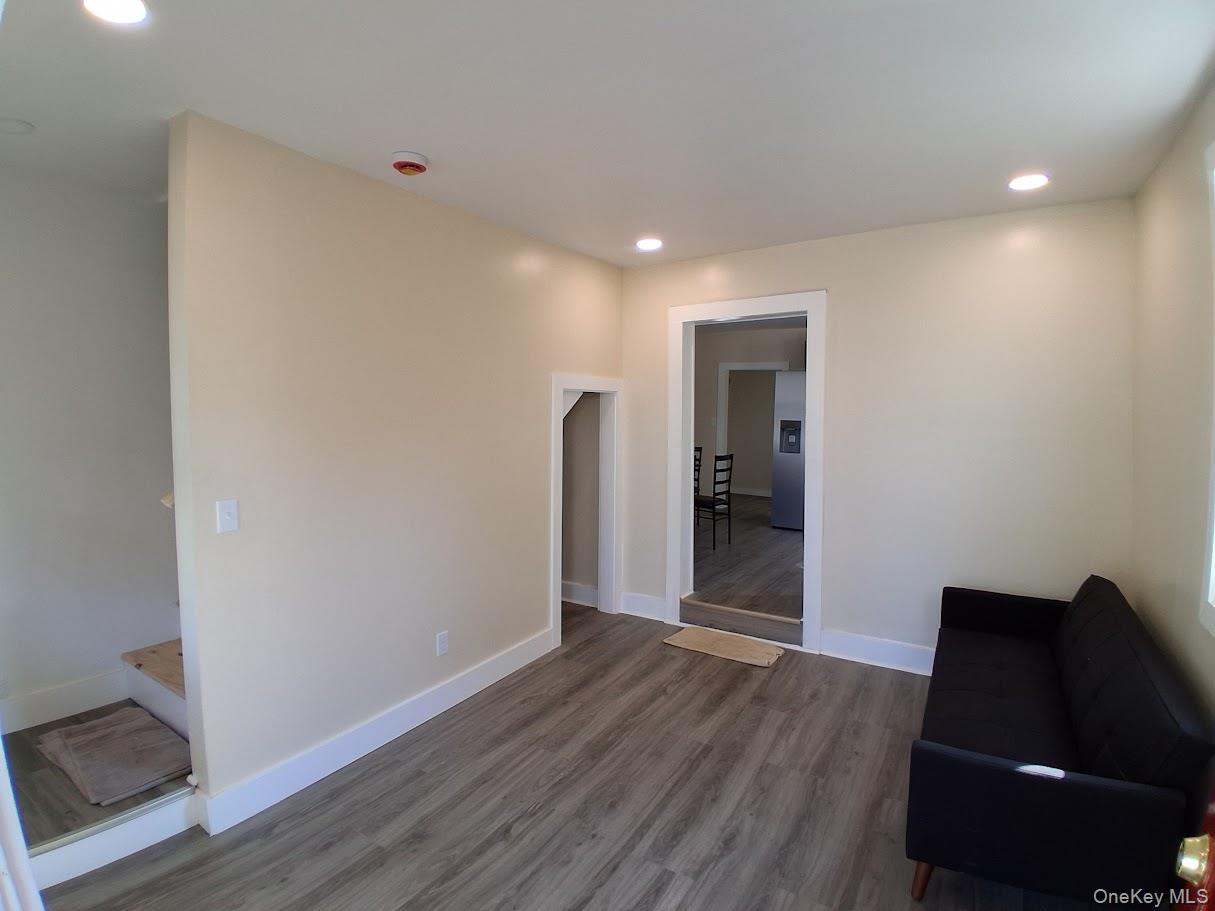 #2 photo, 12 Tobacco Lane, Red Hook , NY 12571