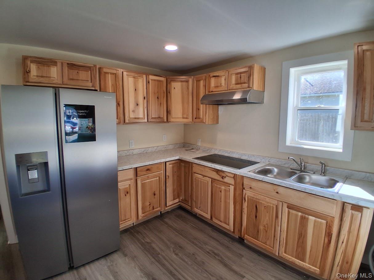 #4 photo, 12 Tobacco Lane, Red Hook , NY 12571