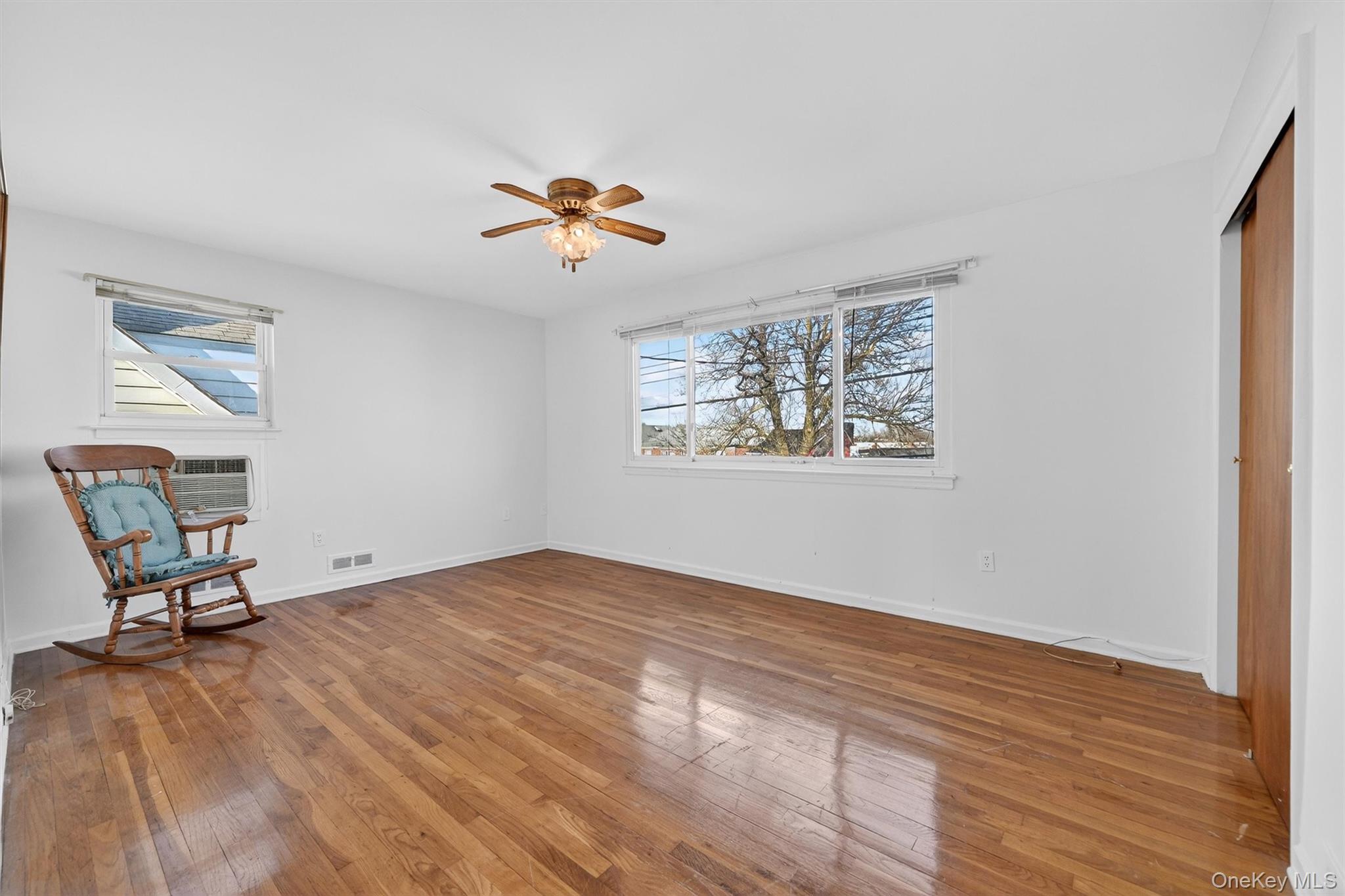 #15 photo, 725 Logan Avenue, ব্রঙ্কস Bronx , NY 10465