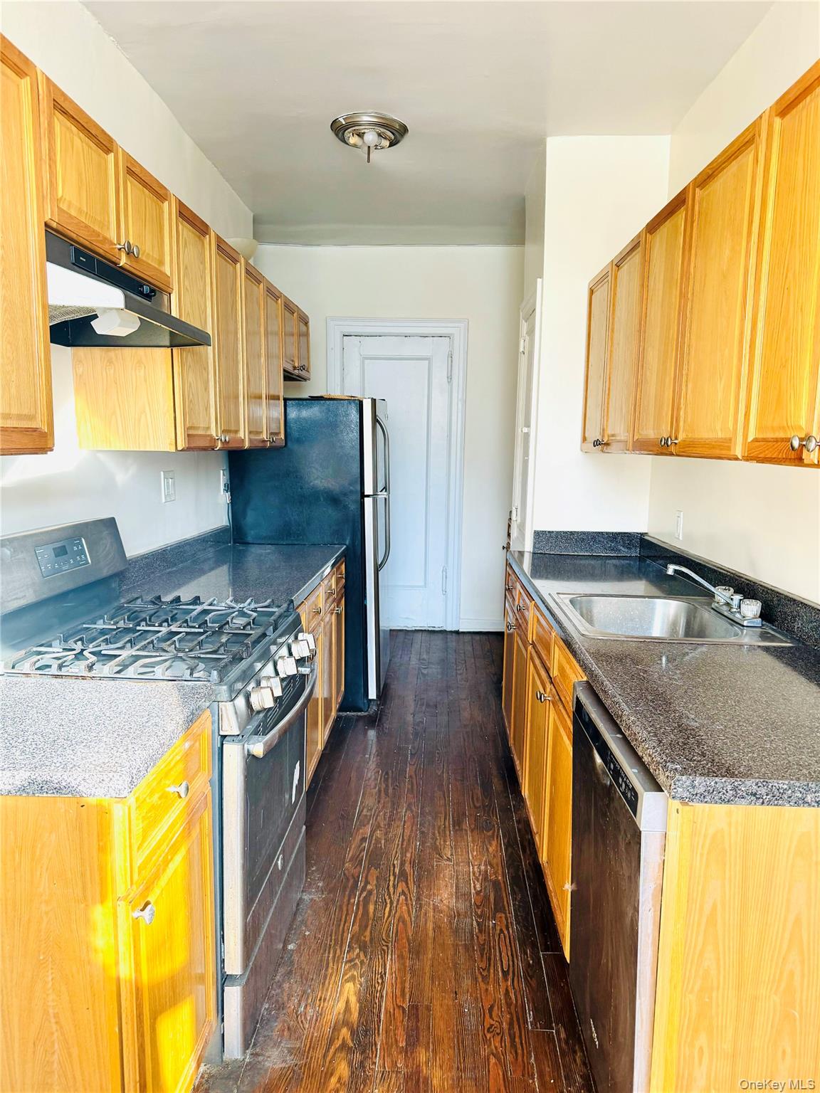 #8 photo, 472 Gramatan Avenue, Mount Vernon , NY 10552