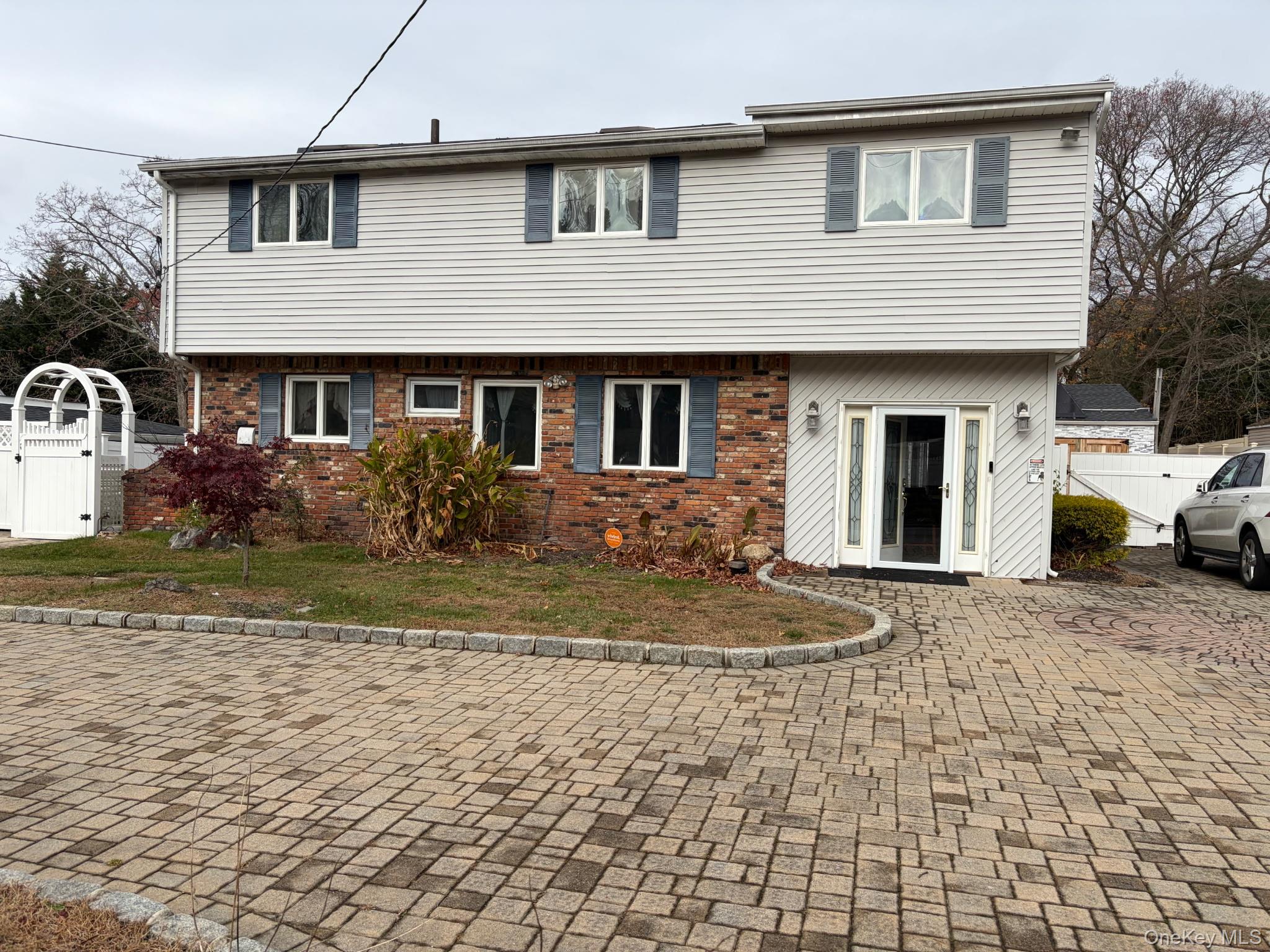 #1 photo, 5 Joy Road, سوفولك Selden , NY 11784