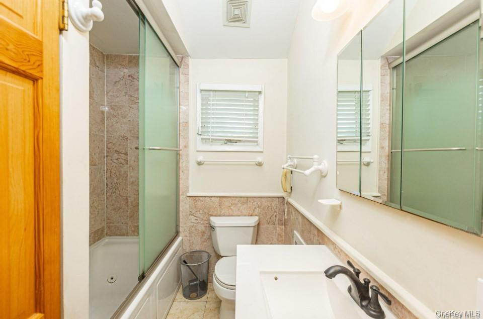 #12 photo, 97 Ocean Avenue, Bay Shore , NY 11706