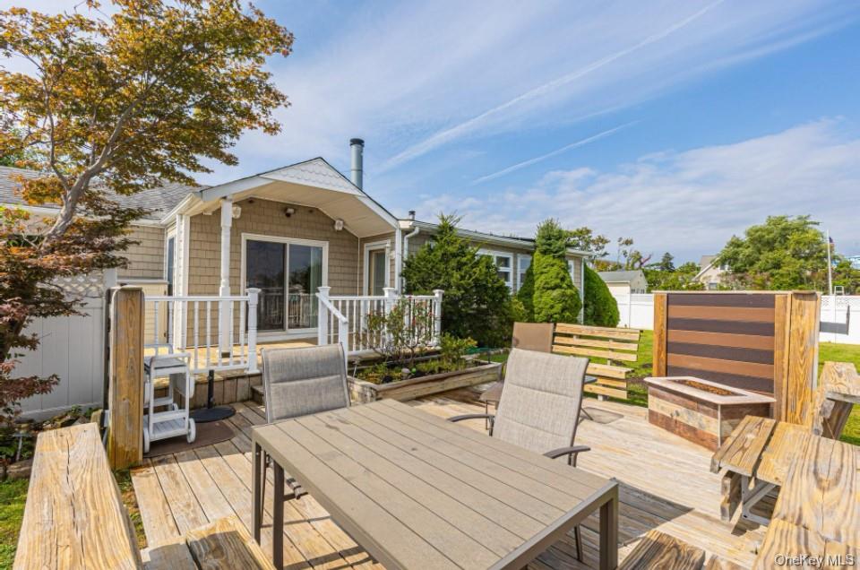 #14 photo, 97 Ocean Avenue, Bay Shore , NY 11706