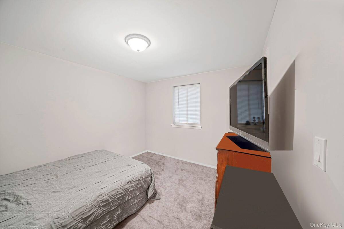 #16 photo, 268 Brettonwoods Drive, সাফোক কাউন্টি Coram , NY 11727