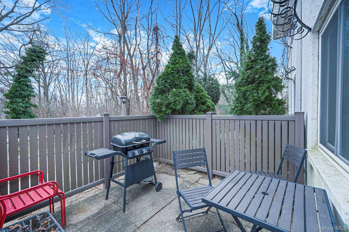 #2 photo, 268 Brettonwoods Drive, সাফোক কাউন্টি Coram , NY 11727