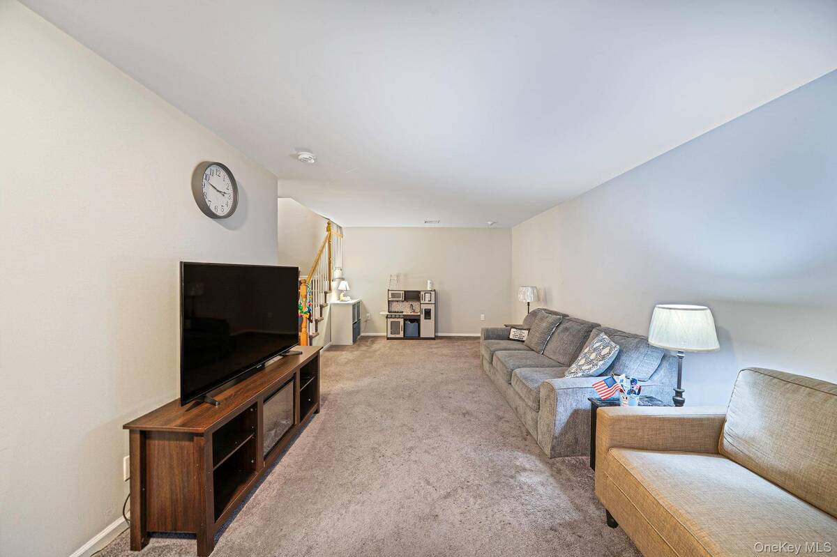 #6 photo, 268 Brettonwoods Drive, সাফোক কাউন্টি Coram , NY 11727