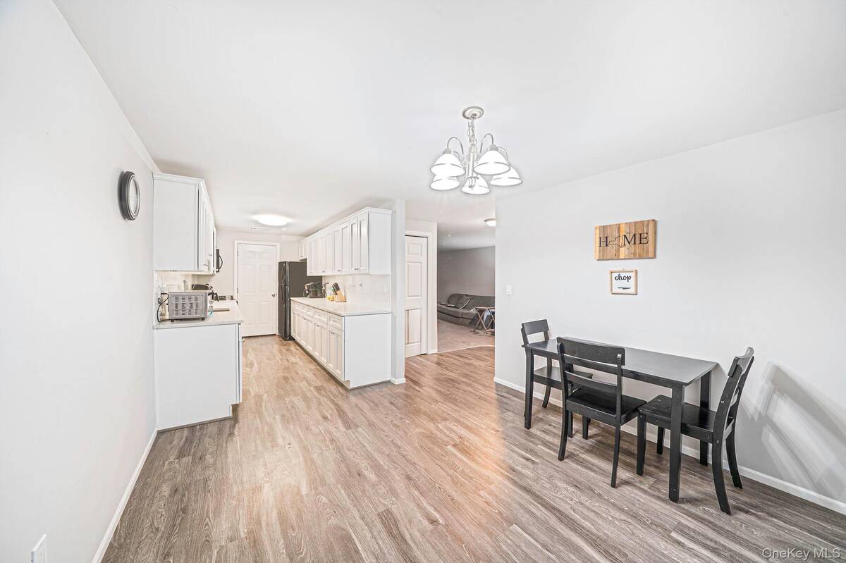 #7 photo, 268 Brettonwoods Drive, সাফোক কাউন্টি Coram , NY 11727