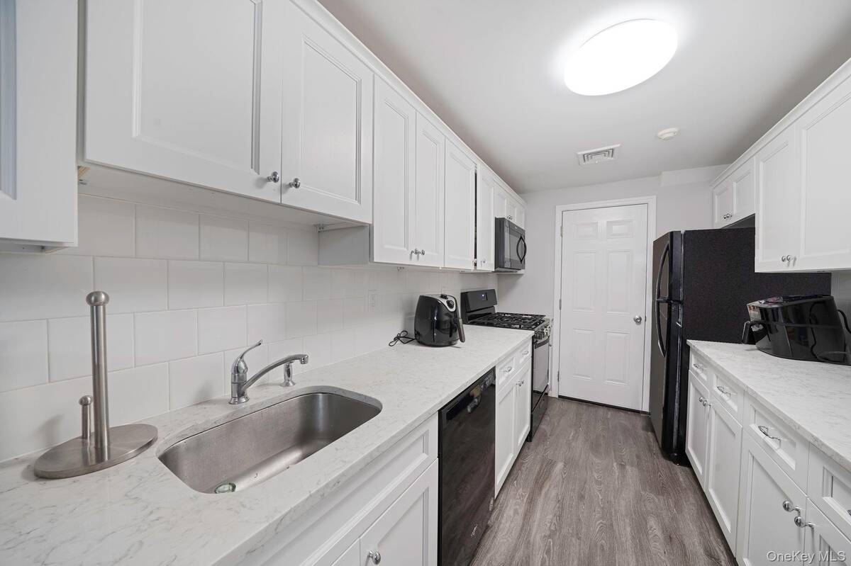 #9 photo, 268 Brettonwoods Drive, সাফোক কাউন্টি Coram , NY 11727