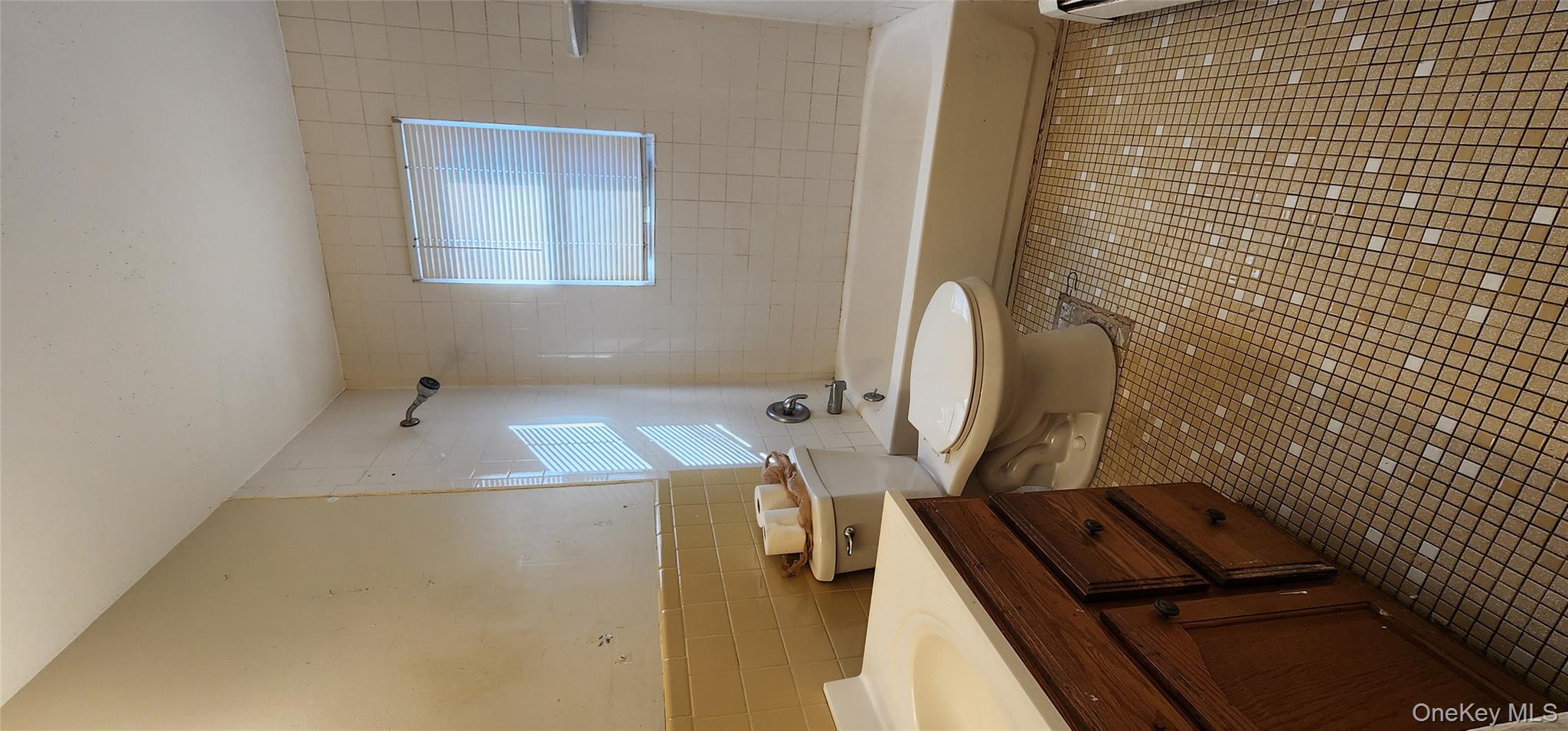 #9 photo, 299 Whittier Drive, Mastic Beach , NY 11951