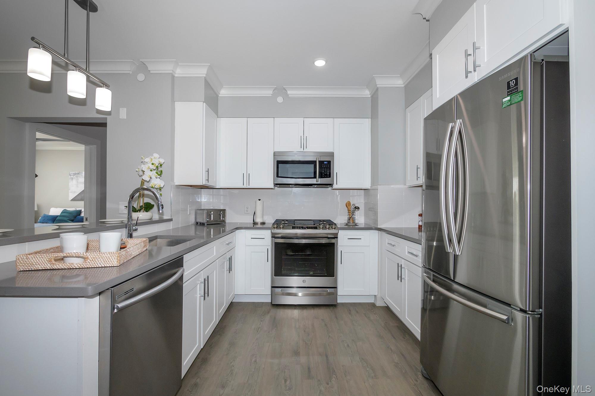 #6 photo, 75 Circle Drive, সাফোক কাউন্টি Central Islip , NY 11722