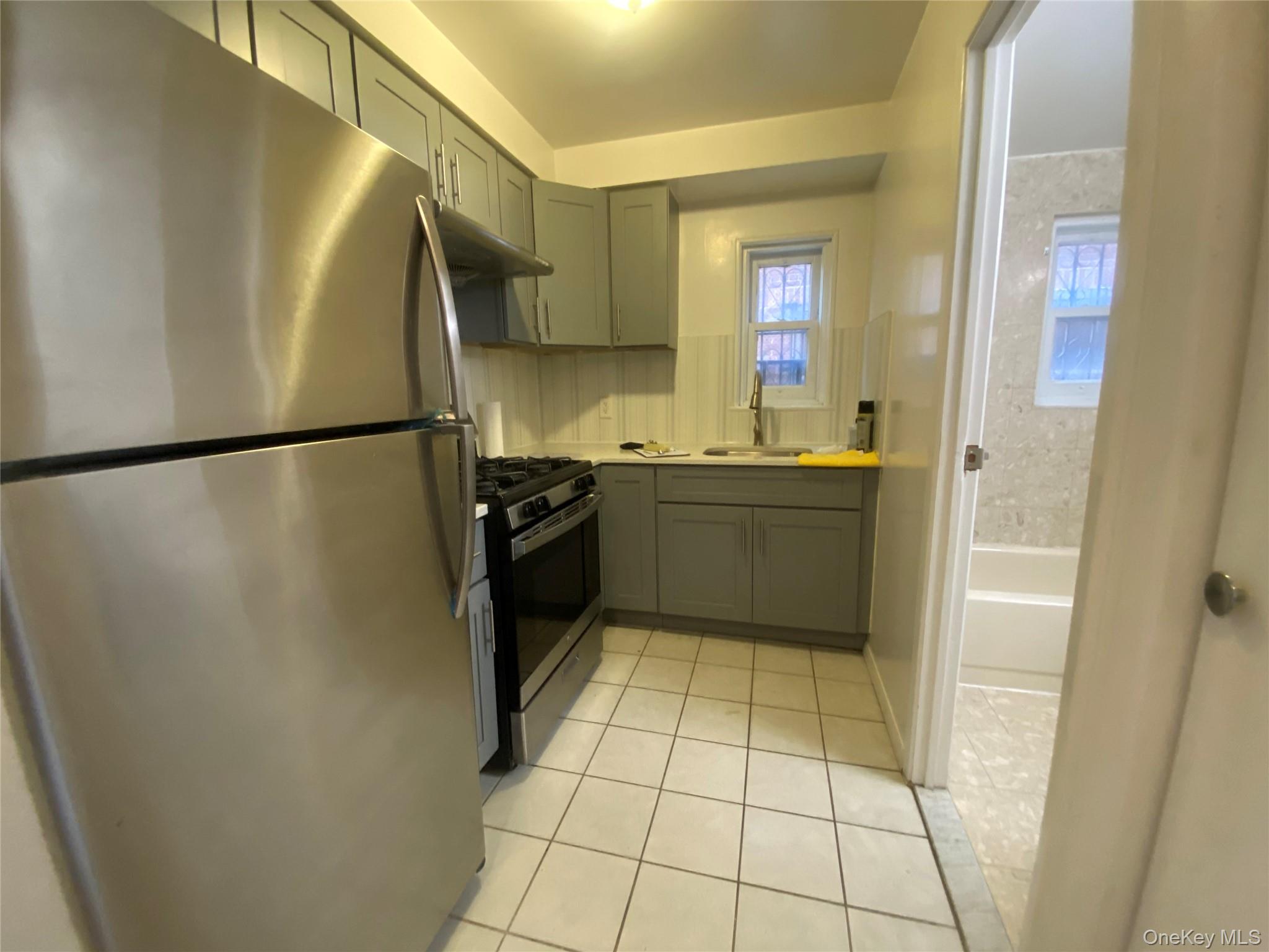 #7 photo, 68-03 41st Avenue, Woodside , NY 11377