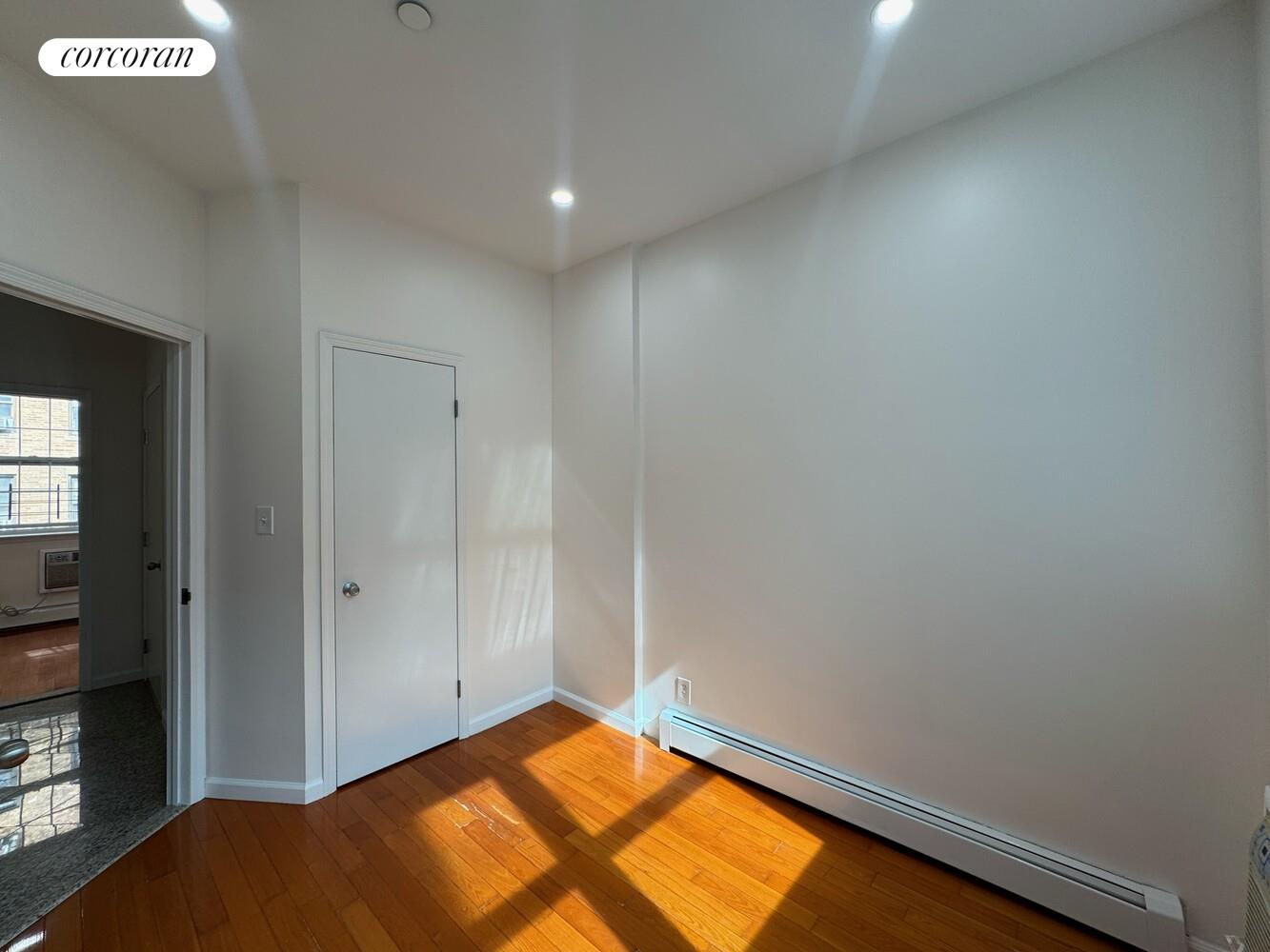 #5 photo, Astoria, কুইন্‌স Astoria , NY 11102