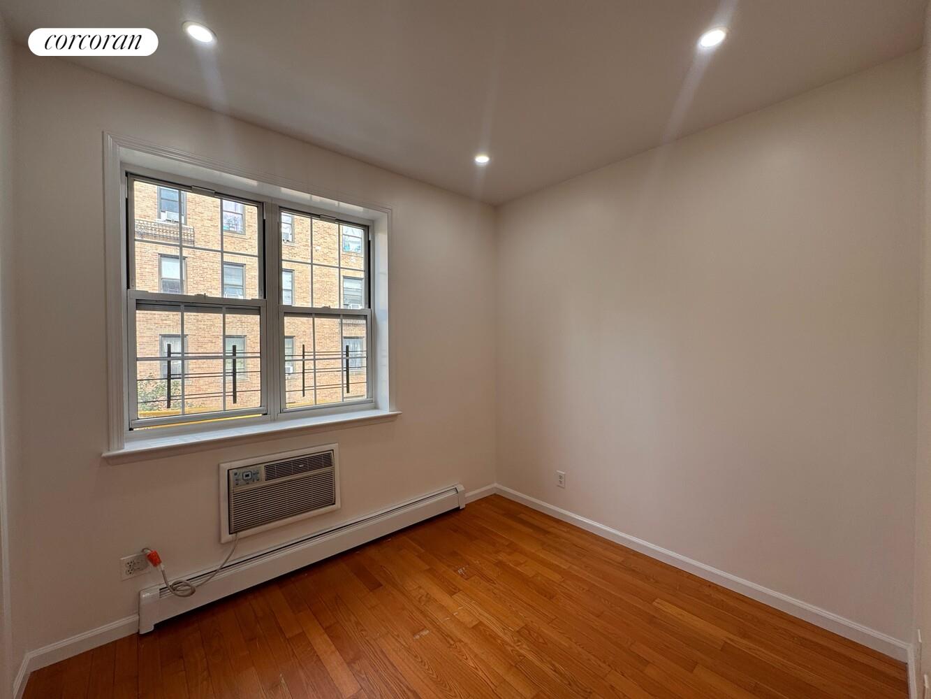 #6 photo, Astoria, কুইন্‌স Astoria , NY 11102