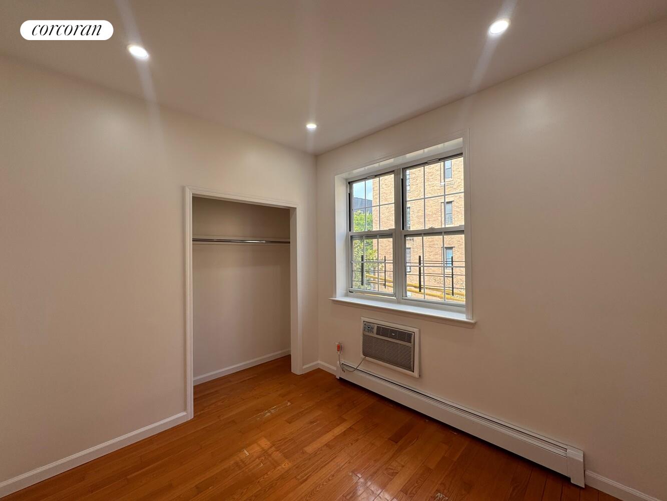 #7 photo, Astoria, কুইন্‌স Astoria , NY 11102