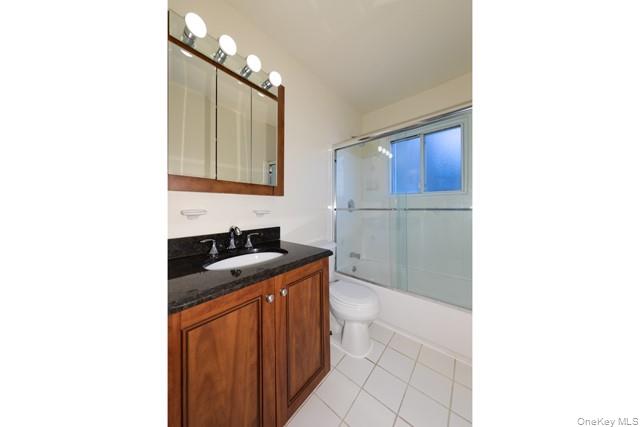 #6 photo, 100 Friendly Court Avenue, সাফোক কাউন্টি Babylon , NY 11704