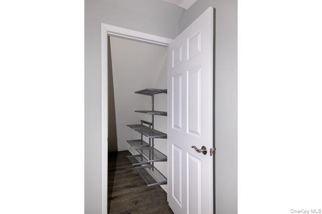 #7 photo, 100 Friendly Court Avenue, সাফোক কাউন্টি Babylon , NY 11704