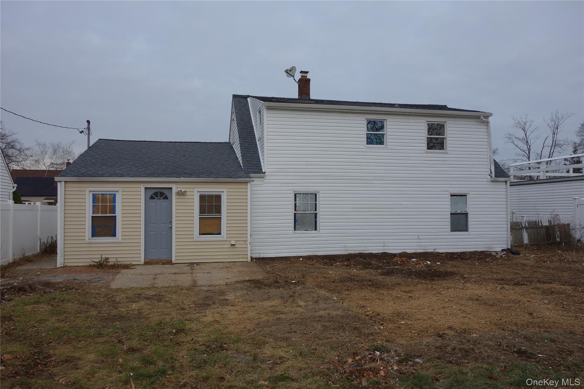 #5 photo, 664 Bryant Street, Westbury , NY 11590