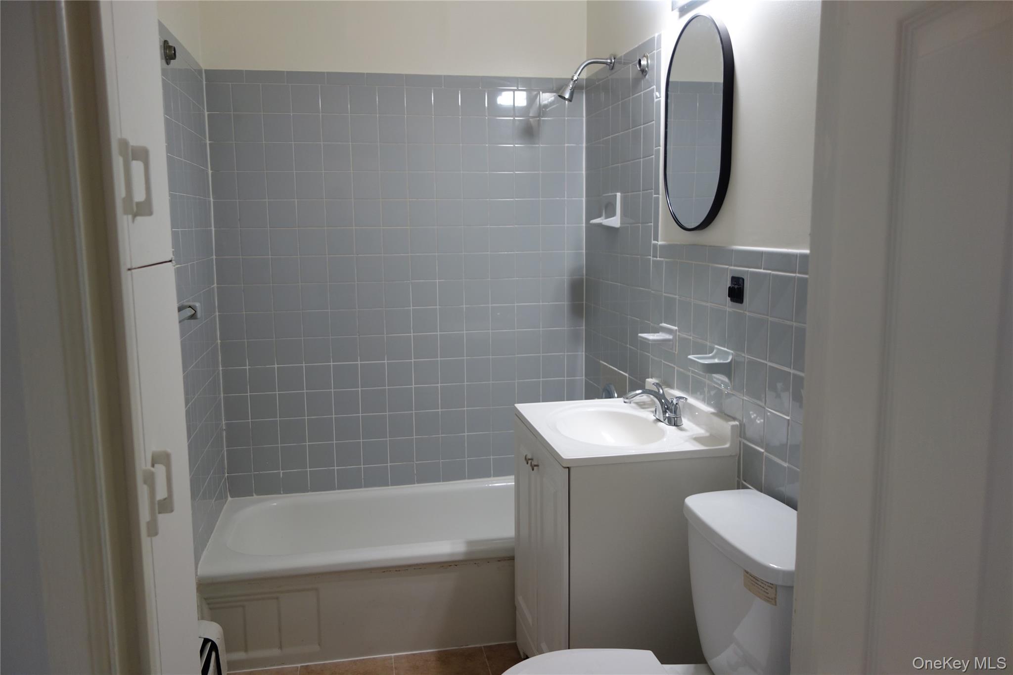 #9 photo, 664 Bryant Street, Westbury , NY 11590